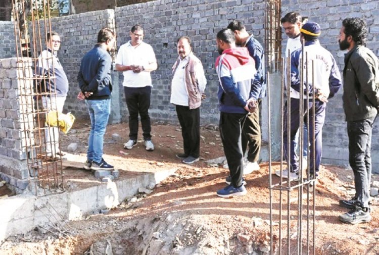 आयुक्त ने विकास कार्यों का लिया जायजा