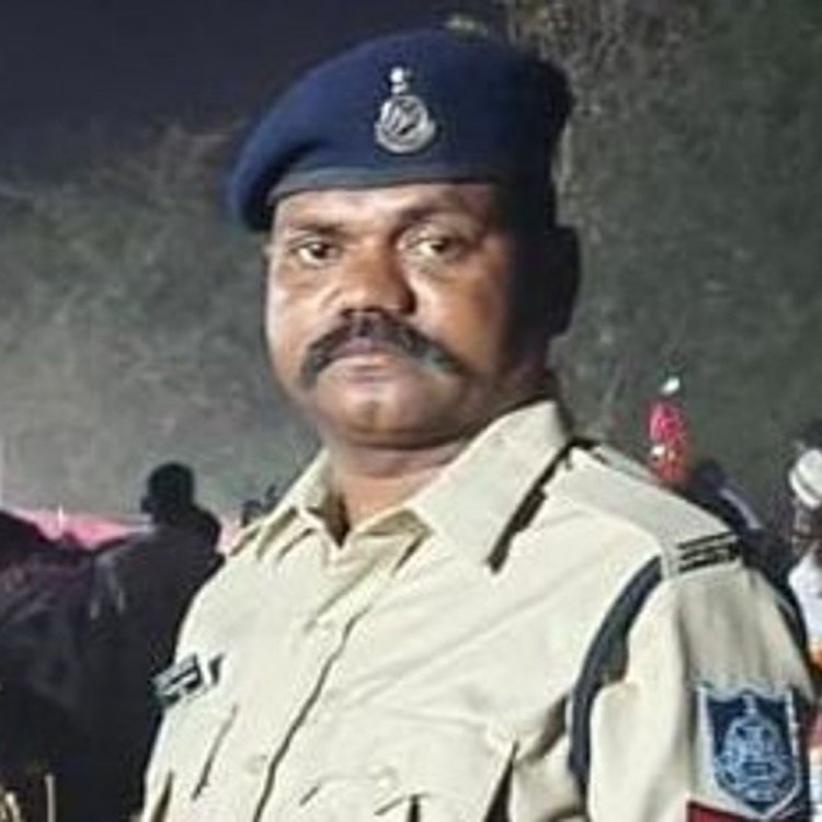 प्रधान आरक्षक का फांसी के फंदे पर मिला शव:बड़वानी के सरकारी क्वार्टर में अकेले रह रहे थे, मिलने पहुंचे भाई को बंद मिला दरवाजा