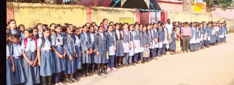 शासकीय कन्या शाला की छात्राओं की आवाज, बस सुविधा की उठी मांग