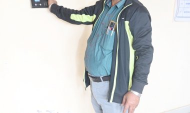 कलेक्टर कार्यालय सारंगढ़ में होने लगा आधार बेस हाजिरी और ई-ऑफिस से कार्य