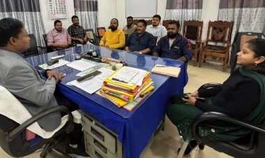 राजनीतिक दलों के प्रतिनिधियों को दावा-आपत्ति निराकरण  की दी जानकारी