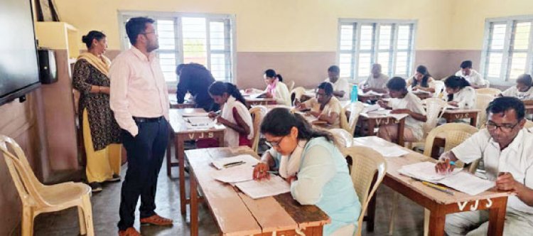 बस्तर: कड़ी जांच के बाद शिक्षक बनने 11 हजार से अधिक ने दी परीक्षा