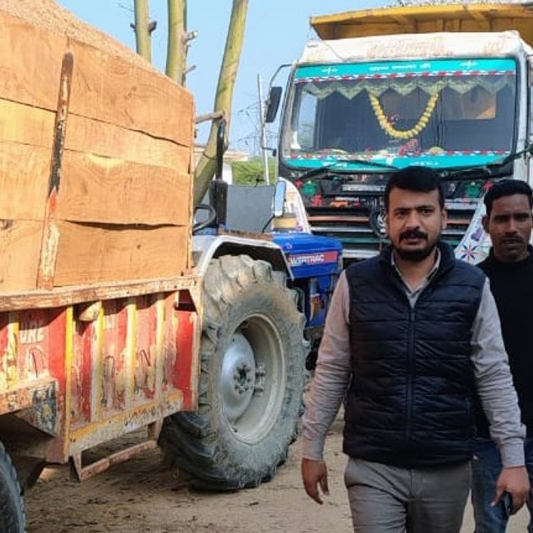 रेत से भरी दो ट्रैक्टर-ट्रॉली और पनडुब्बियां पकड़ीं:दतिया में सिंध नदी पर उत्खनन रोकने कार्रवाई; खनिज अधिकारी बोले- आगे भी ऐसे ही काम करेंगे